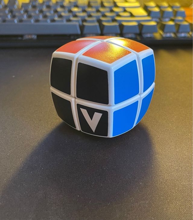 Cubo rubik 2x2 v cube