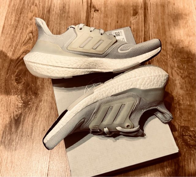 Adidas Ultraboost  36 y medio Grises a estrenar