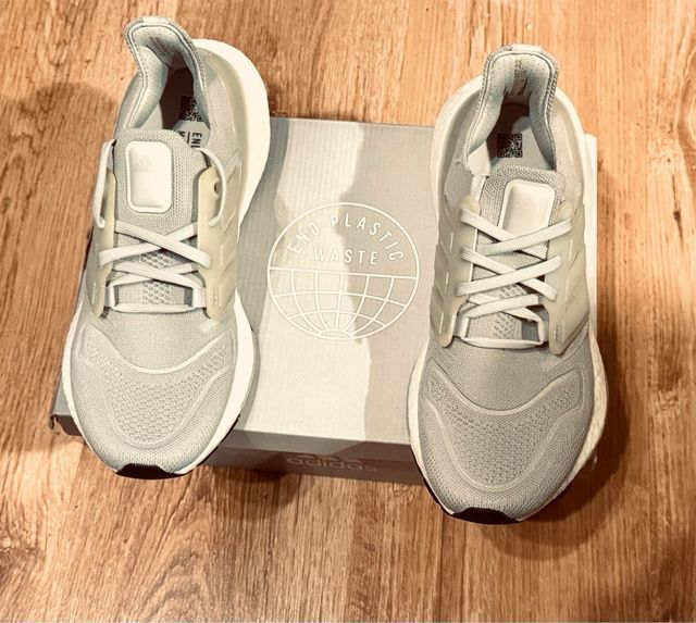 Adidas Ultraboost  36 y medio Grises a estrenar