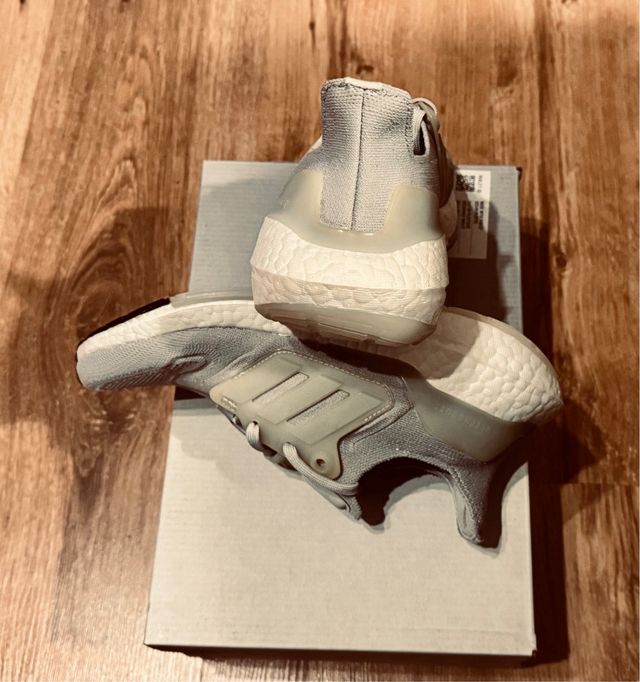 Adidas Ultraboost  36 y medio Grises a estrenar