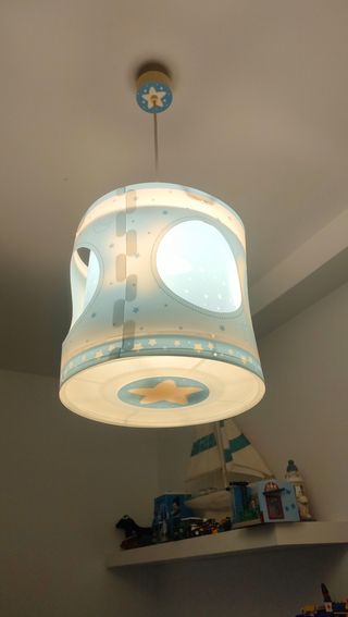 Vendo lampara infantil giratoria azul