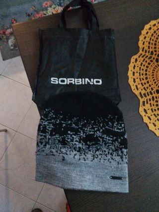 Cappellino uomo "Sorbino"con sacca"Sorbino"nuovo.