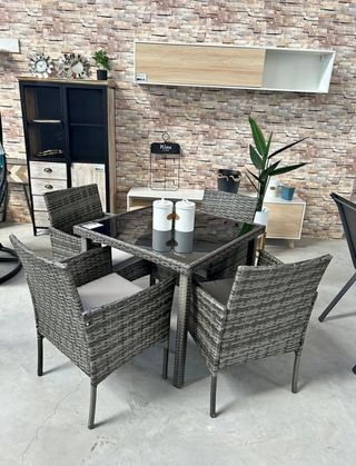 MESA DE RATAN + 4 SILLAS