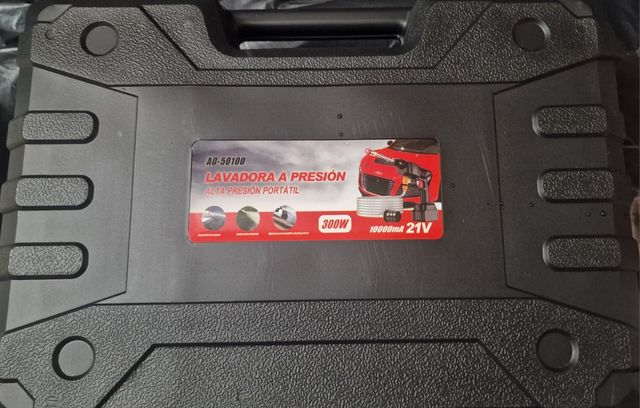 PISTOLA HIDROLIMPIADORA CON BATERIA