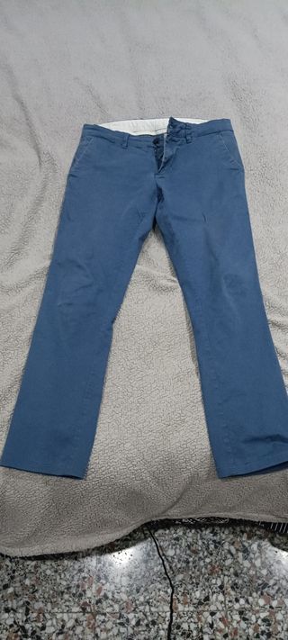 Varios pantalones chinos Zara y TEX