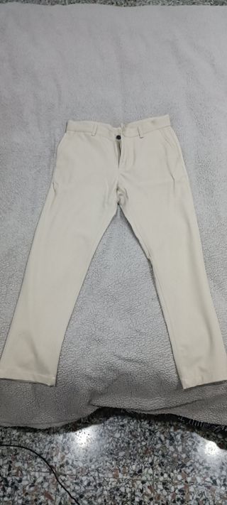 Varios pantalones chinos Zara y TEX