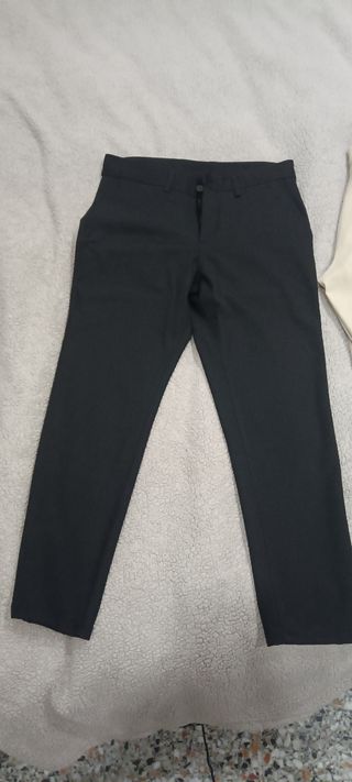 Varios pantalones chinos Zara y TEX