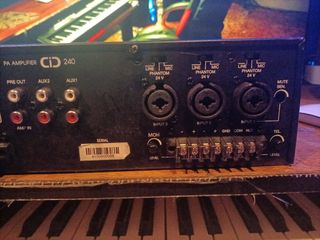 Amplificador PA de 240 v