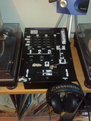 MESA DE MEZCLAS NUMARK DM1260X