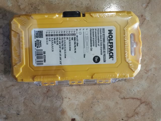 JUEGO DESTORNILLADORES PRECISION CON 51 PIEZAS