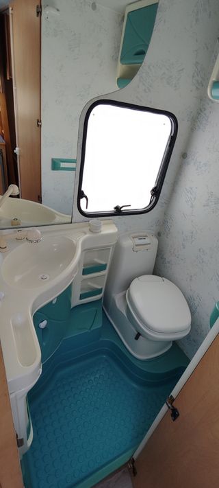 Vendo caravana Roller Queen 440L