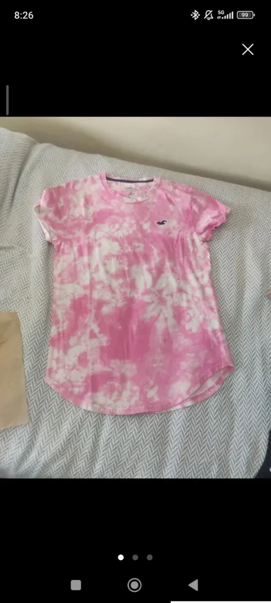 Varias camisetas 2 Nike, 2 Hollister y 1 Vans