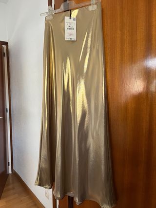 Falda midi metalizada Zara T.S