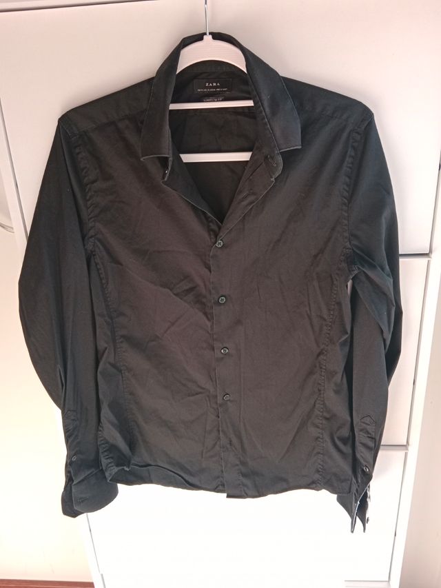 Camisa negra de Zara