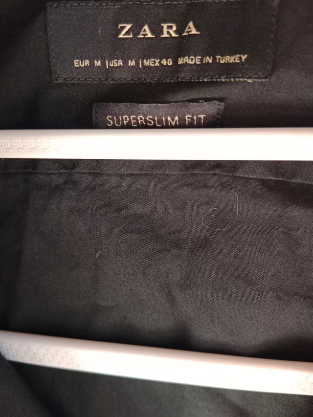 Camisa negra de Zara