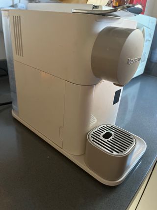 Cafetera Nespresso Latissima Delonghi Capsula
