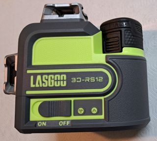 Nivel láser automático con baterías recargables