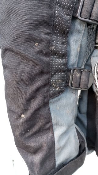 Chaqueta de moto con protecciones