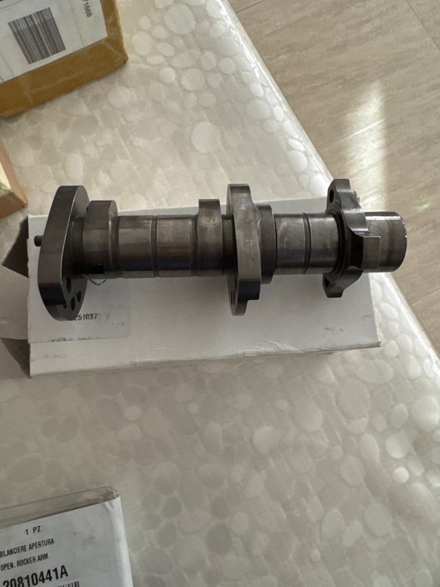 14824191C Arbol distribucion