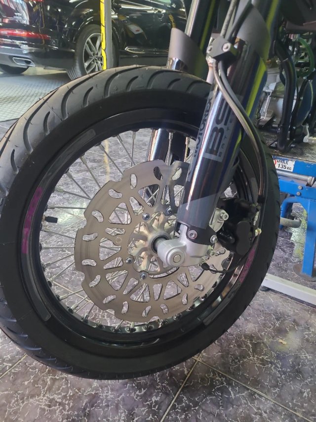 ULTIMA UNIDAD. SHERCO 50 S/M RS VIOLETA NEGRA