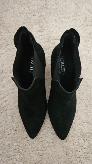 Botines negros talla 38