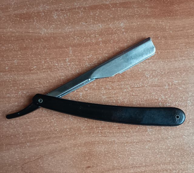 Vendo navaja de afeitar profesional