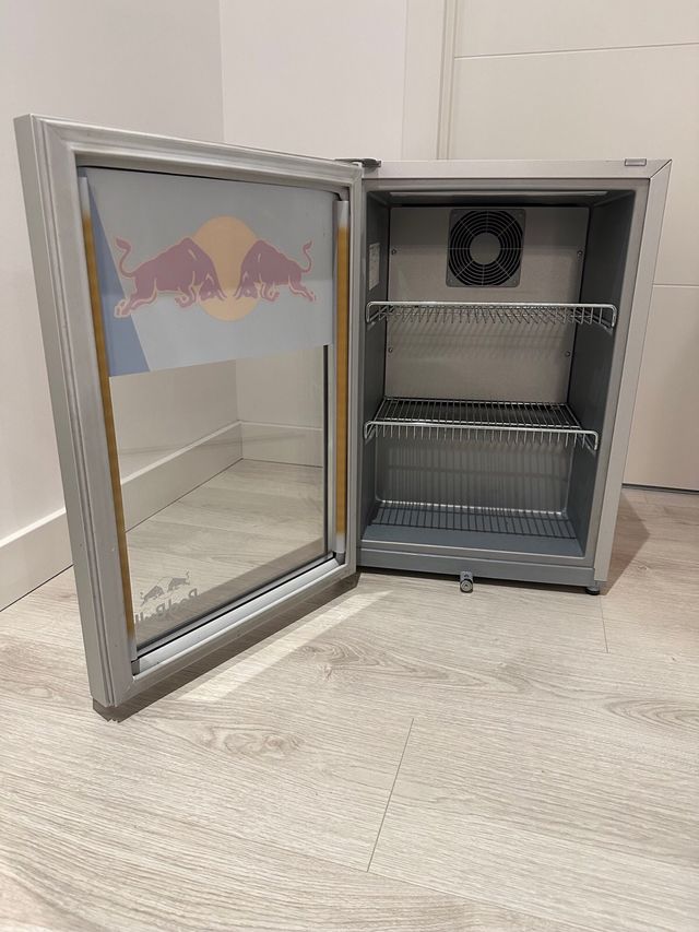 Mini Nevera RedBull Edición Limitada