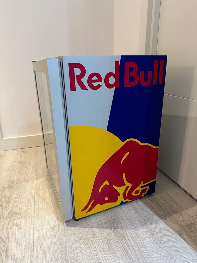 Mini Nevera RedBull Edición Limitada