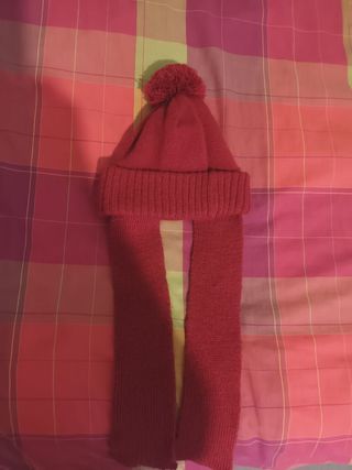 Gorro con bufanda
