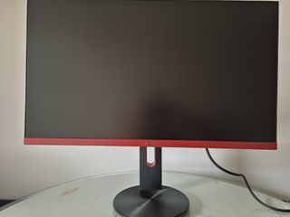 Monitor 27" AOC, funciona, pero pantalla averiada.