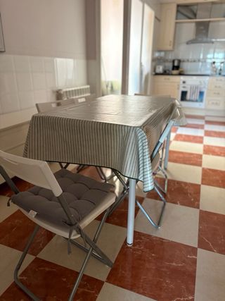 Mesa para cocina 130x70 gris claro.