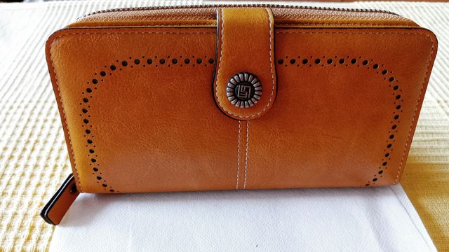 Cartera/ billetera de piel 