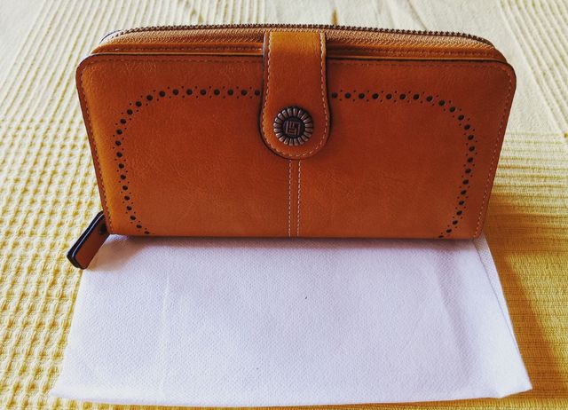 Cartera/ billetera de piel 