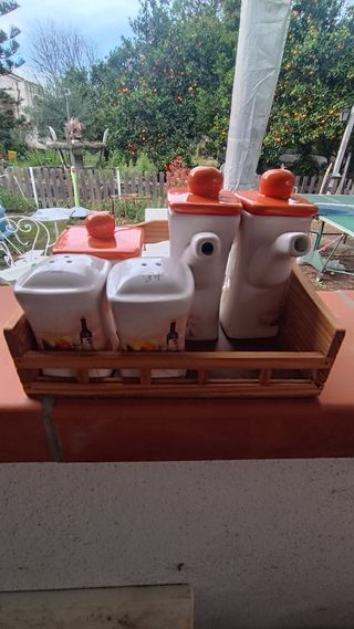 Completo in ceramica da cucina 
