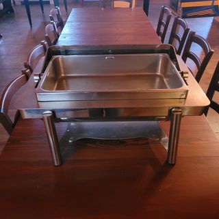 Contenitore per tenere alimenti caldi