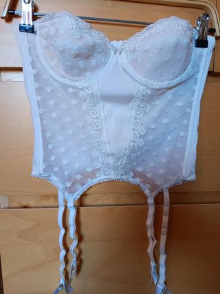 Vestido de novia y/o complementos.