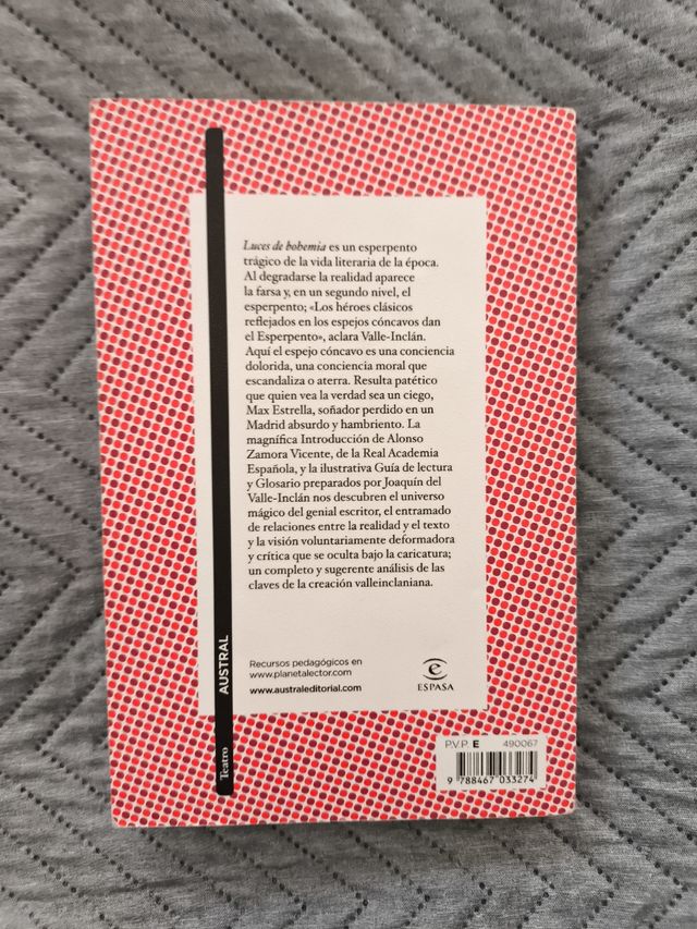 Luces de Bohemia: Esperpento. Edición de Alonso Zamora Vicente. Guía de lectura y glosario de Joaquín del Valle-Inclán (Spanish Edition)