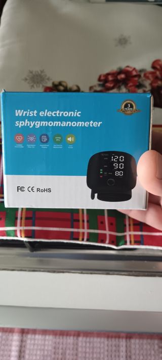 Misuratore pressione sanguigna da polso