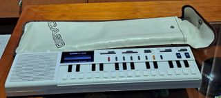 Mini sintetizador casio