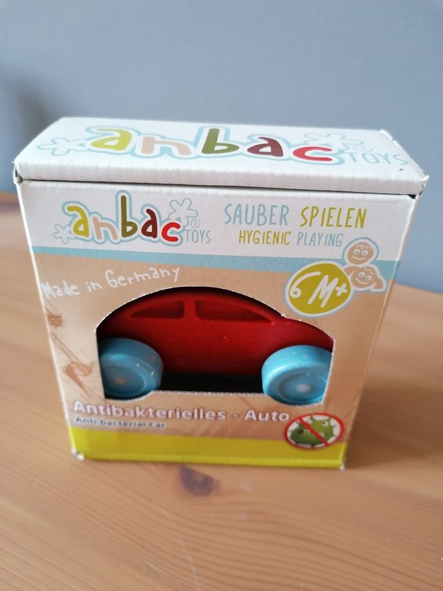 ANBAC. Coche eco-friendly y antibacteriano.