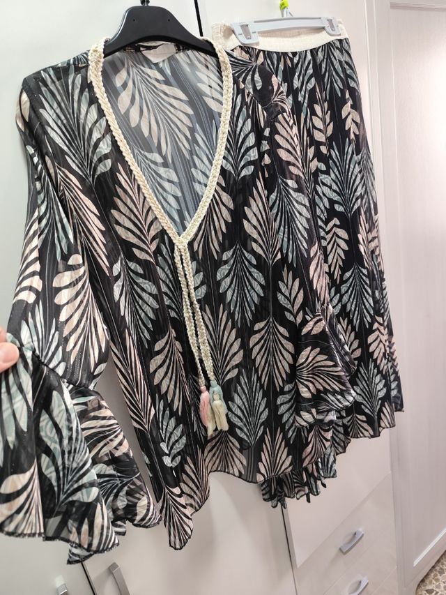 Conjunto blusa y faldilla