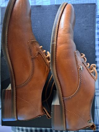 Zapatos Oxford Pikolinos marrones