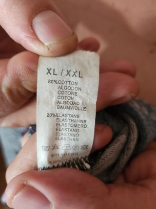Dos jerseys de manga larga de mujer