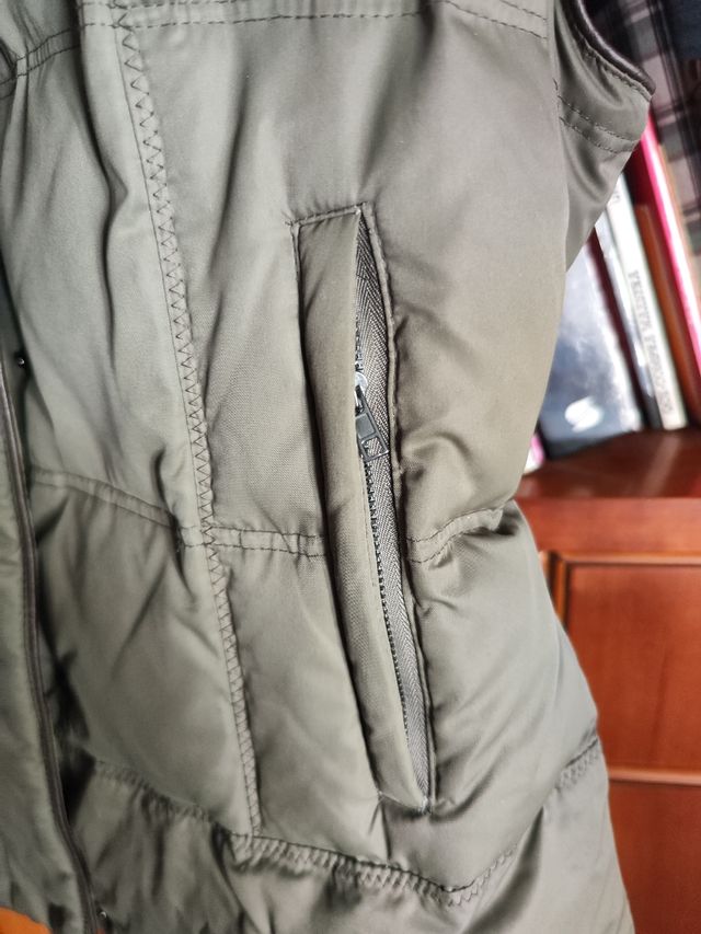 Chaleco verde de plumón