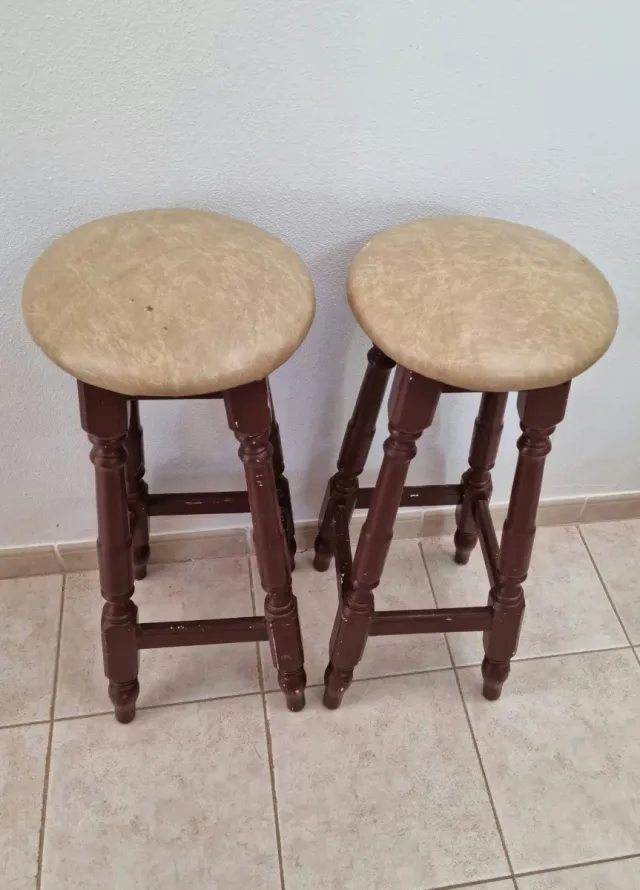 2 Taburetes vintage piel(leer info) 1-25€ 2-45€