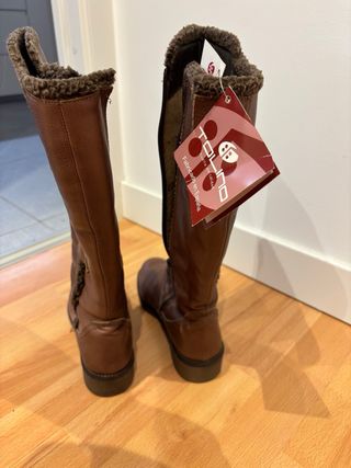 Botas altas de piel