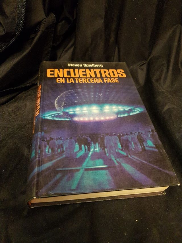 Libro " Encuentros en la tercera fase"