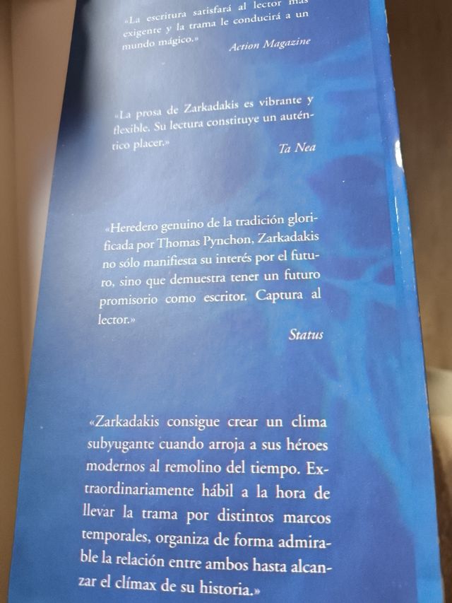 GUIA PARA SOBREVIVIR A UNA ISLA (Spanish Edition)