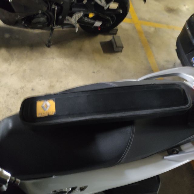 Estuche porta objetos Renault