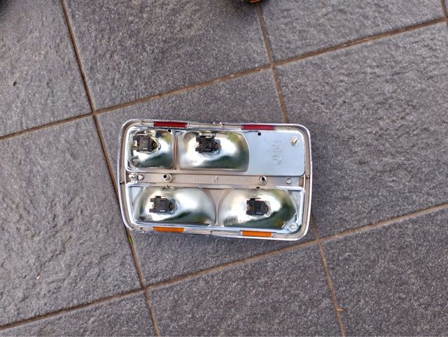 Piloto trasero izquierdo  Seat 124Sport 1600.